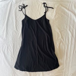 black shoulder tie linen dress